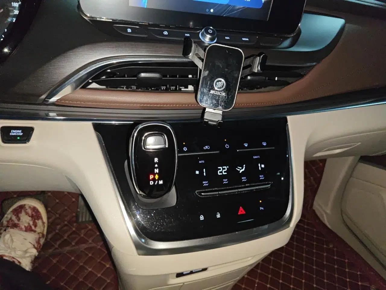 Buick GL8 2023 Land Executive Class Smart Enjoyment Model — миниатюра 14