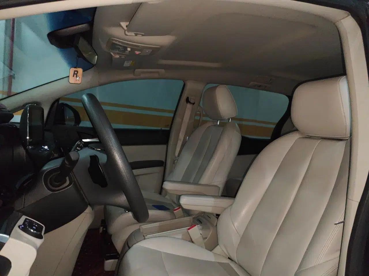 Buick GL8 2023 Land Executive Class Smart Enjoyment Model — миниатюра 15