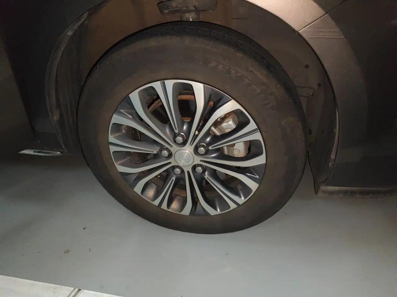 Buick GL8 2023 Land Executive Class Smart Enjoyment Model — миниатюра 8