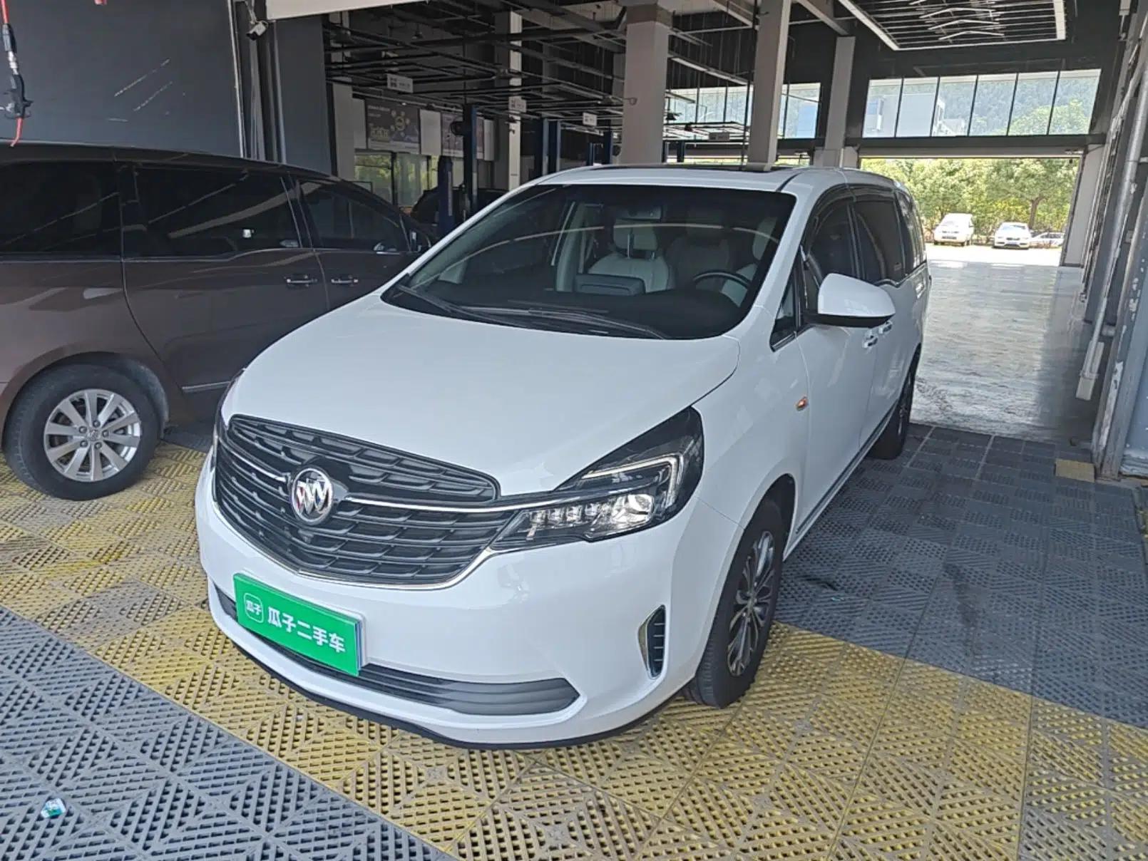 Buick GL8 2022 Land Business Class 652T Luxury Model — миниатюра 1