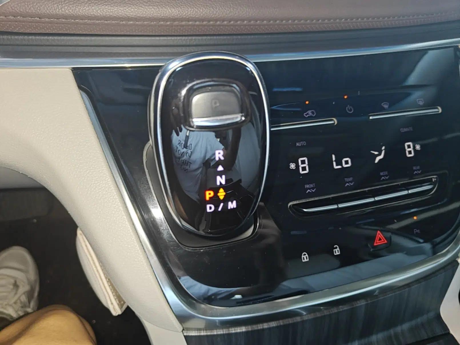Buick GL8 2022 Land Business Class 652T Luxury Model — миниатюра 16
