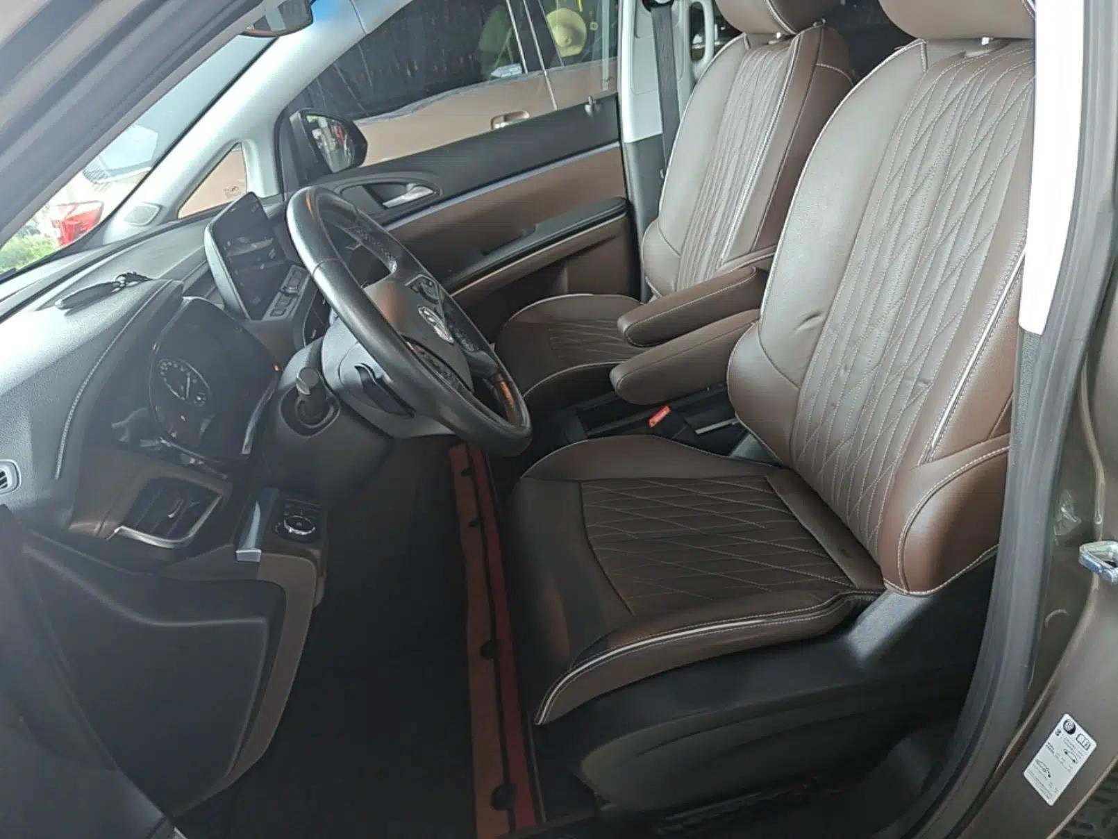 Buick GL8 2021 Land Cruiser Executive Class 652T Luxury Model — миниатюра 22