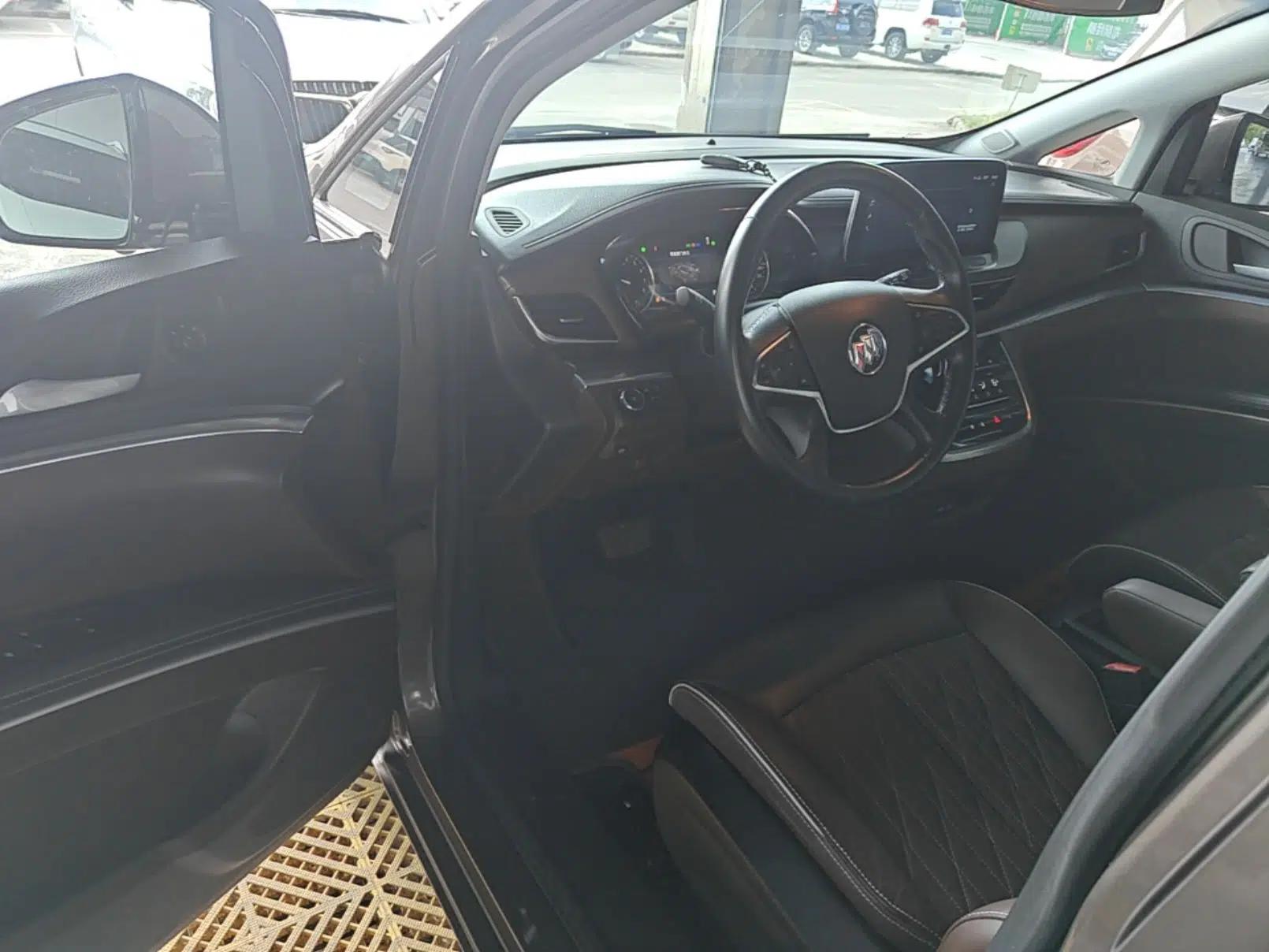 Buick GL8 2021 Land Cruiser Executive Class 652T Luxury Model — миниатюра 23
