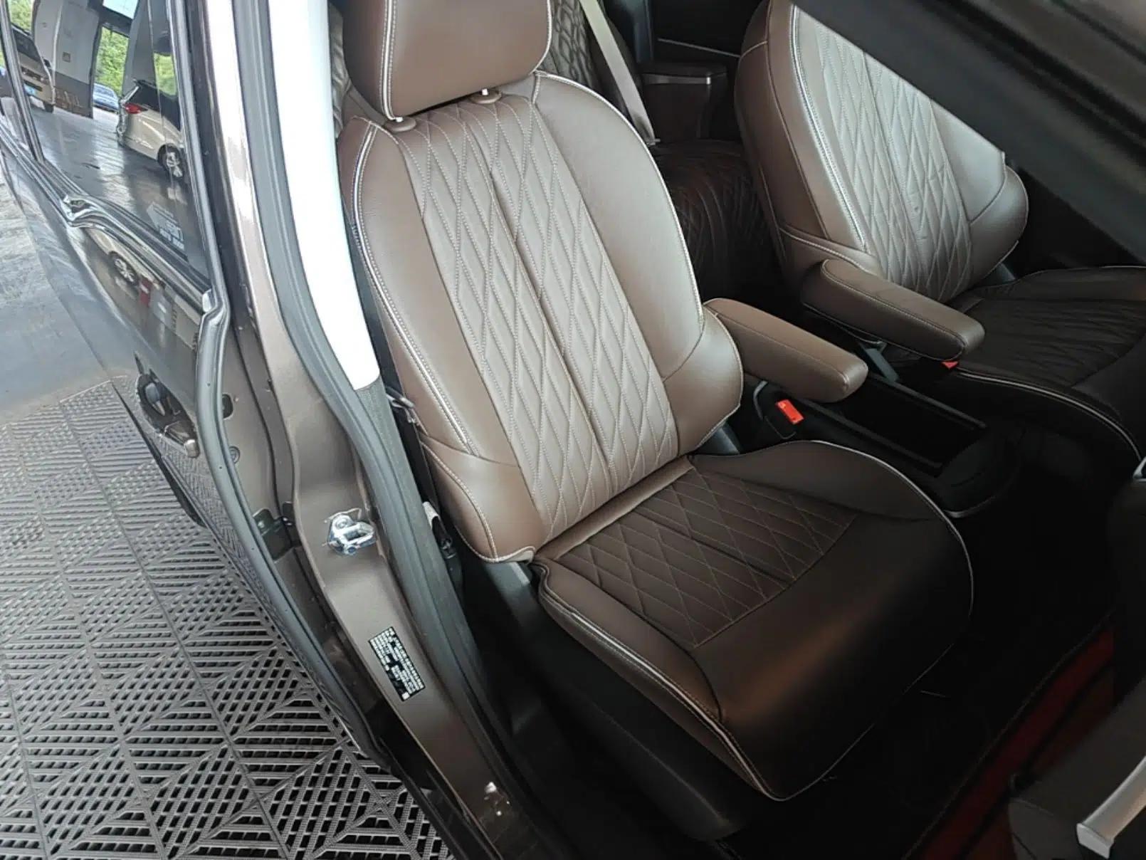 Buick GL8 2021 Land Cruiser Executive Class 652T Luxury Model — миниатюра 24