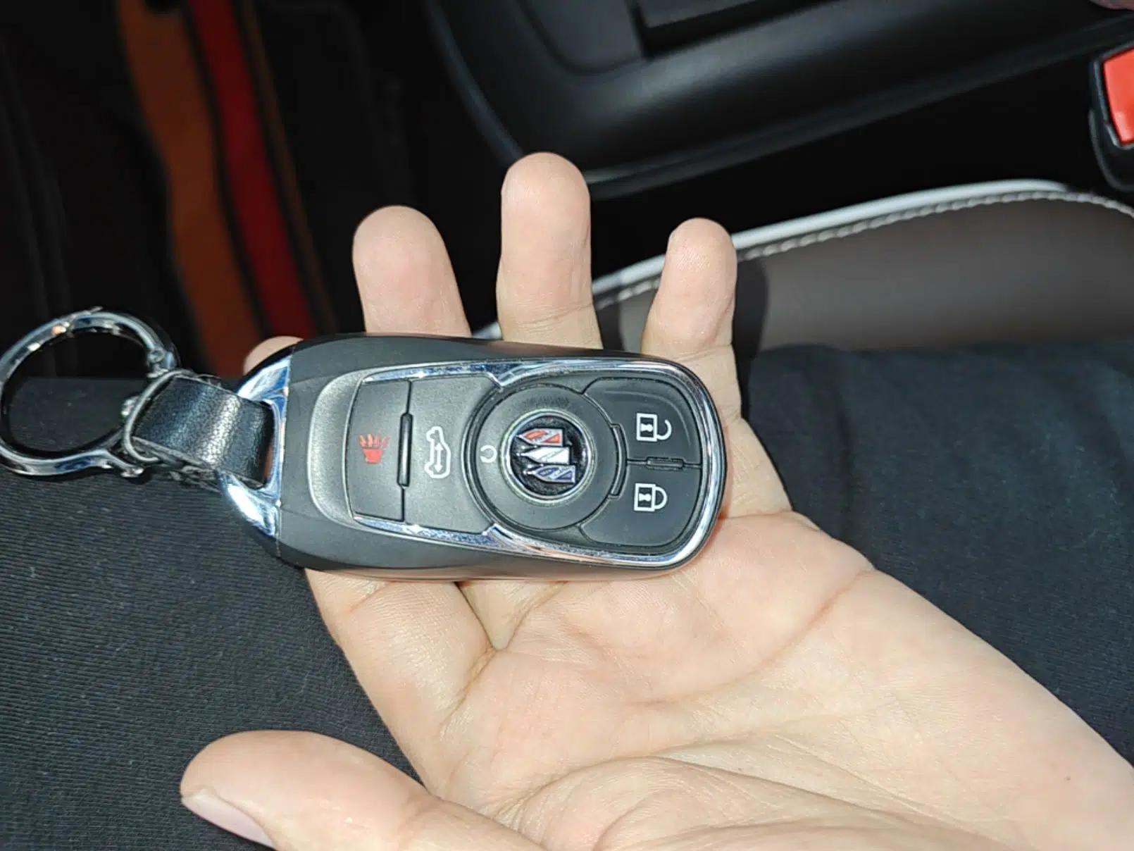 Buick GL8 2021 Land Cruiser Executive Class 652T Luxury Model — миниатюра 28