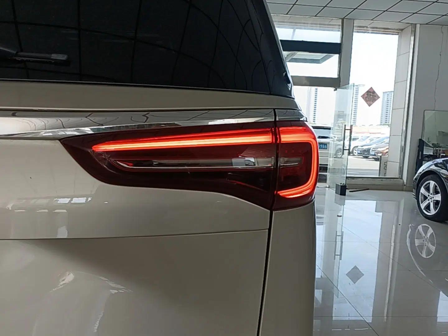 Buick GL8 2021 ES Landtrek 653T Comfort Edition — миниатюра 9