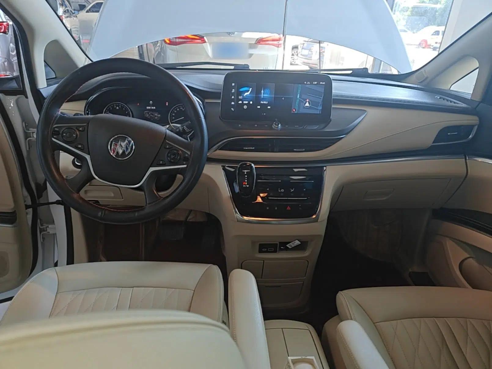 Buick GL8 2023 Facelifted Land Cruiser Executive Luxury Version — миниатюра 12