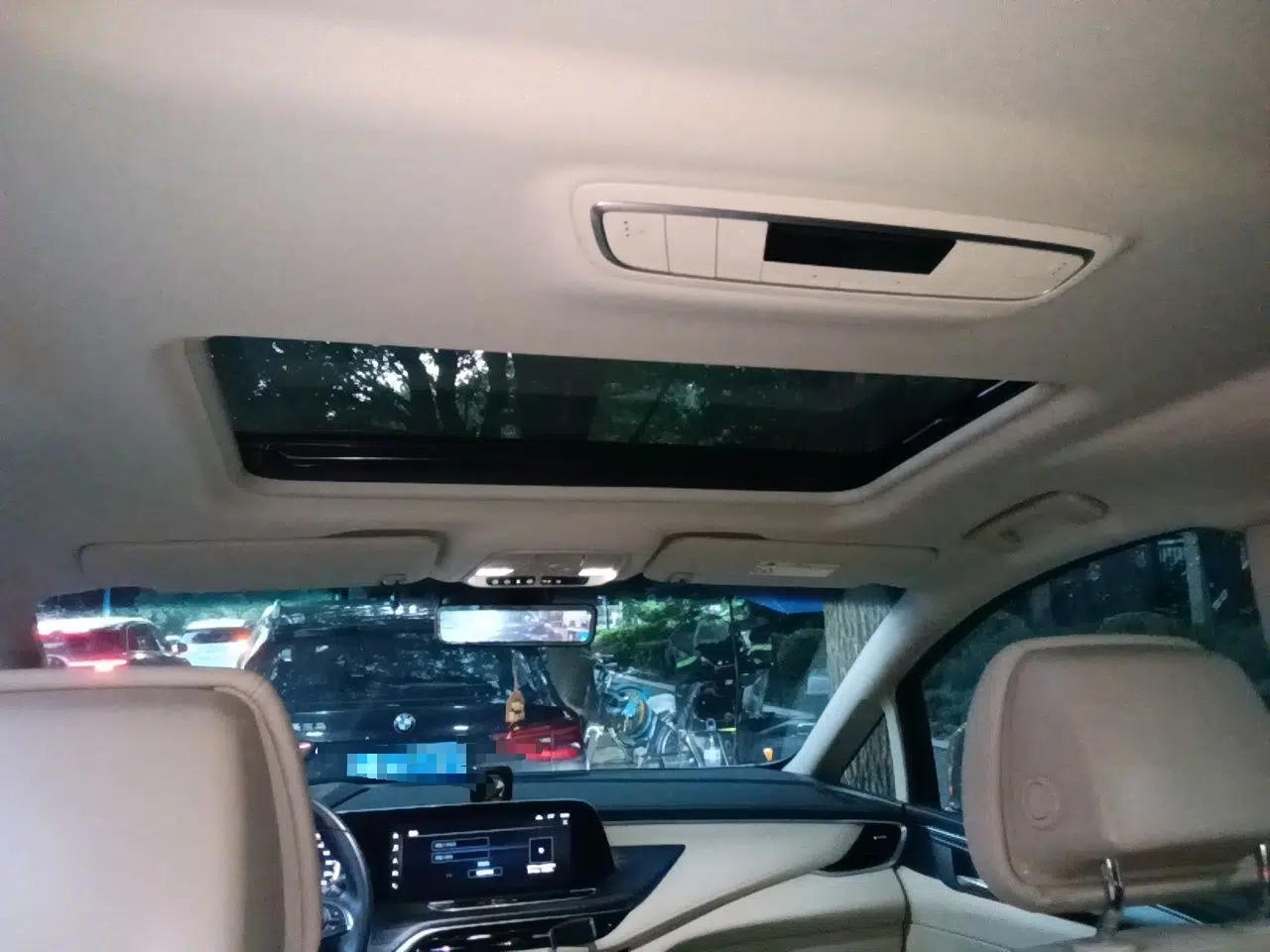 Buick GL8 2021 ES Land Cruiser 653T Luxury Edition — миниатюра 18