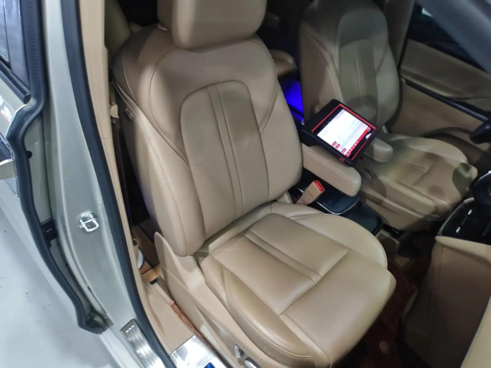 Buick GL8 2021 ES Land Cruiser 653T Luxury Edition — миниатюра 24