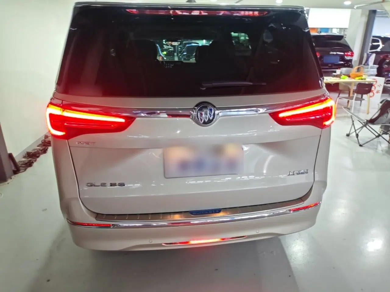 Buick GL8 2021 ES Land Cruiser 653T Luxury Edition — миниатюра 5