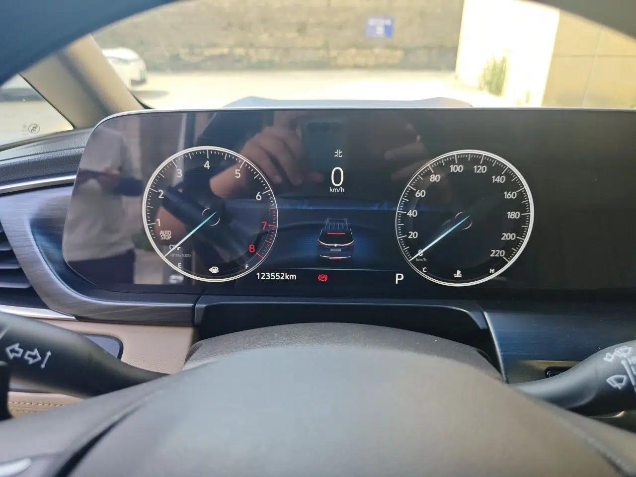 Buick GL8 2020 ES Land Cruiser 653T Flagship Model — миниатюра 11