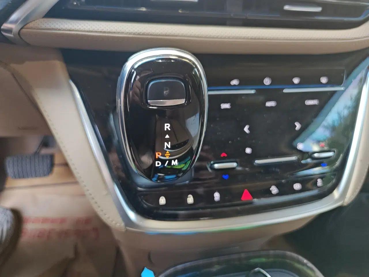 Buick GL8 2020 ES Land Cruiser 653T Flagship Model — миниатюра 14