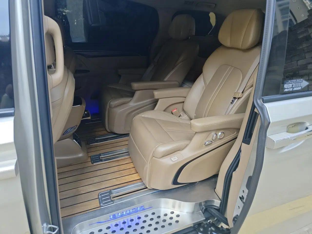 Buick GL8 2020 ES Land Cruiser 653T Flagship Model — миниатюра 17
