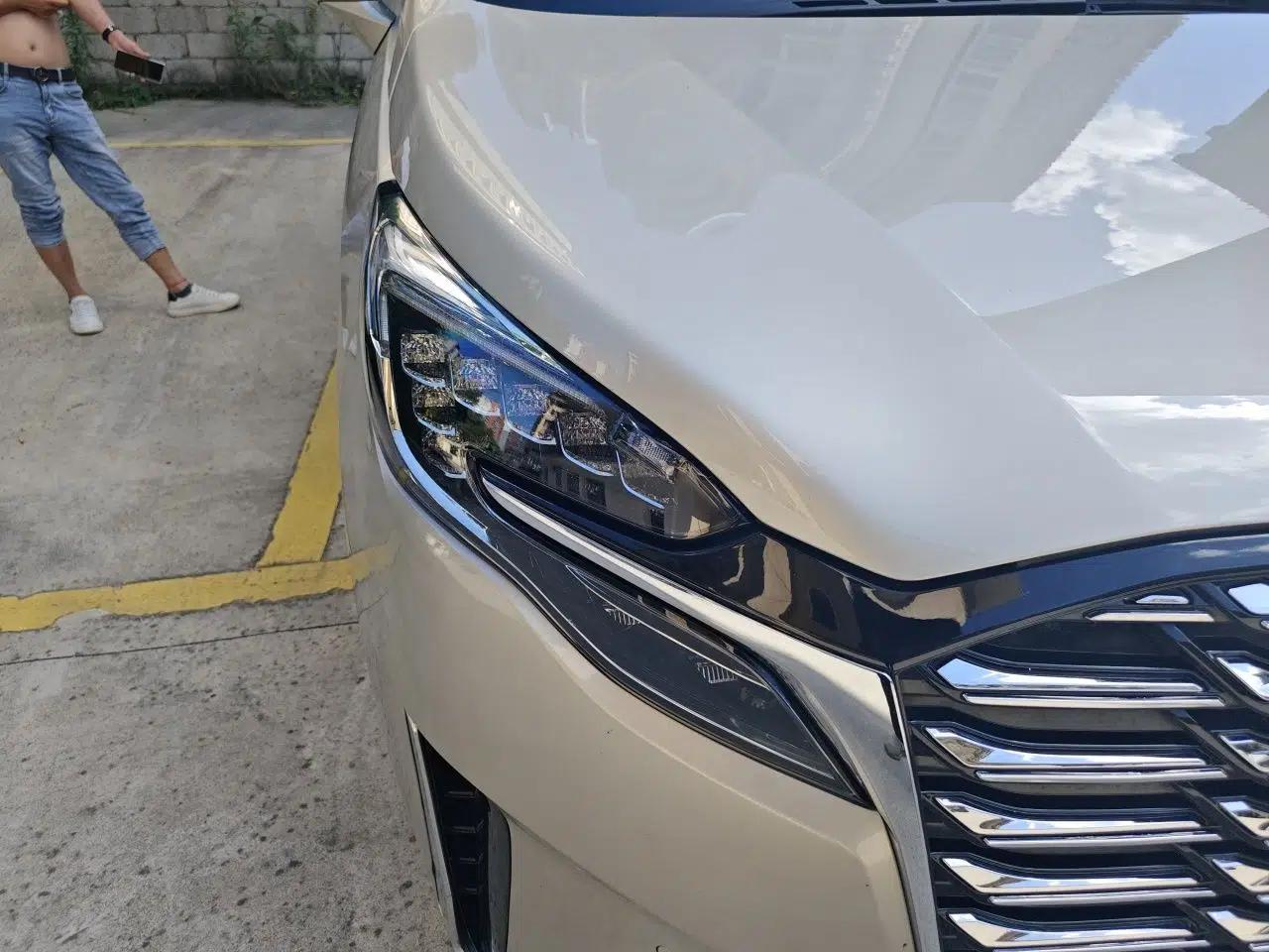 Buick GL8 2020 ES Land Cruiser 653T Flagship Model — миниатюра 7
