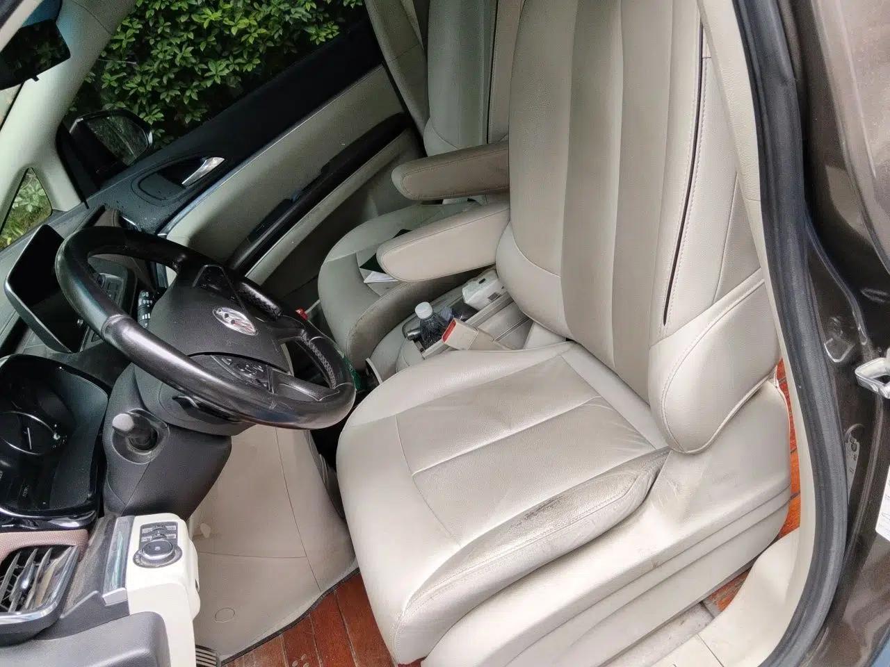 Buick GL8 2021 Land Cruiser Executive 652T Premium Model — миниатюра 15