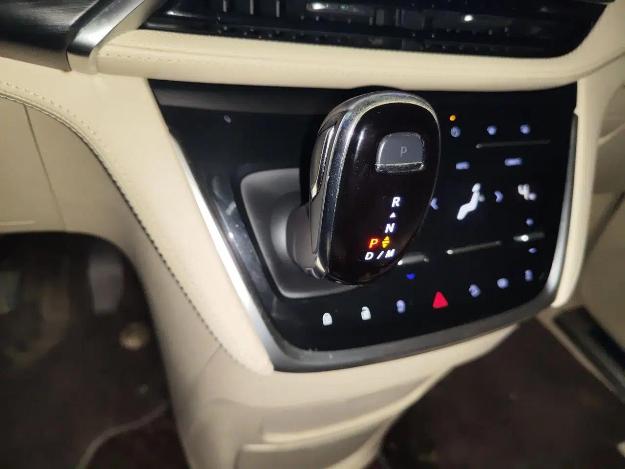 Buick GL8 2023 ES Lu Zun Deluxe Model — миниатюра 14