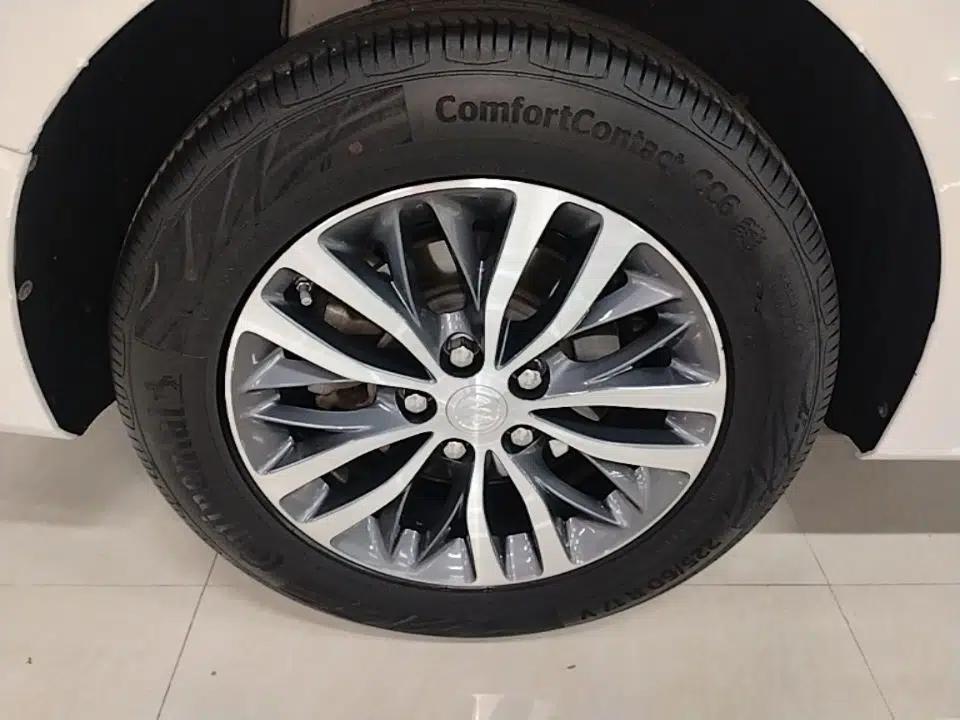 Buick GL8 2023 ES Lu Zun Deluxe Model — миниатюра 11
