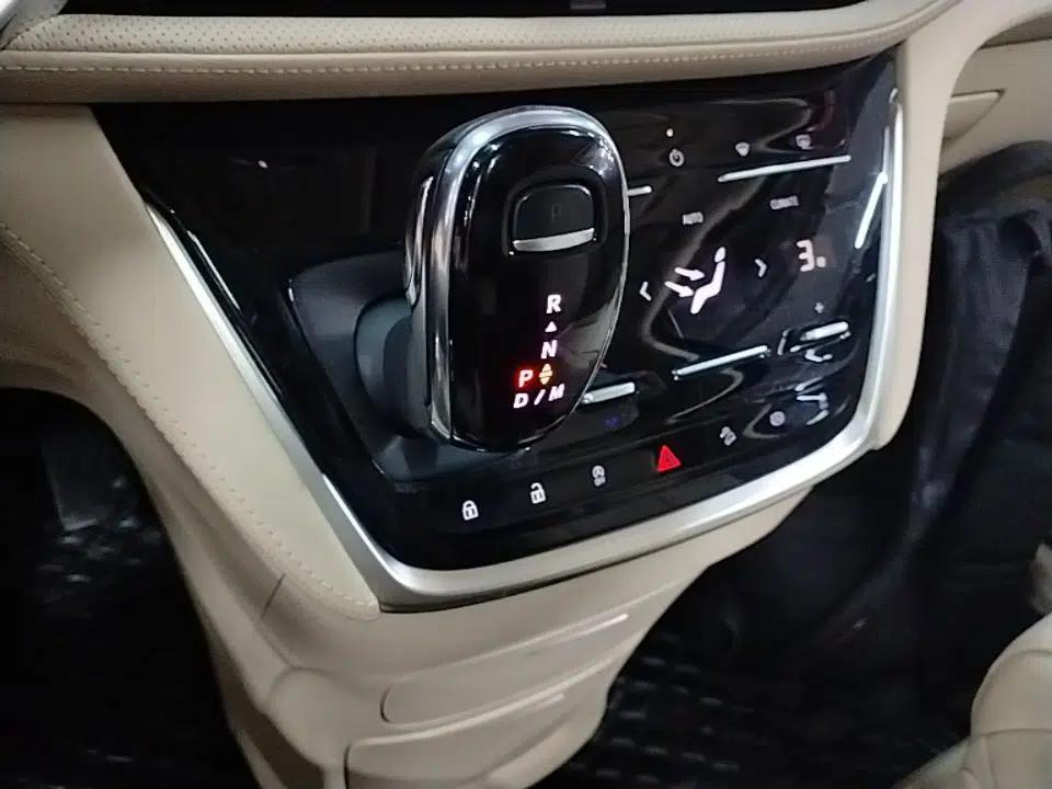 Buick GL8 2023 ES Lu Zun Deluxe Model — миниатюра 16