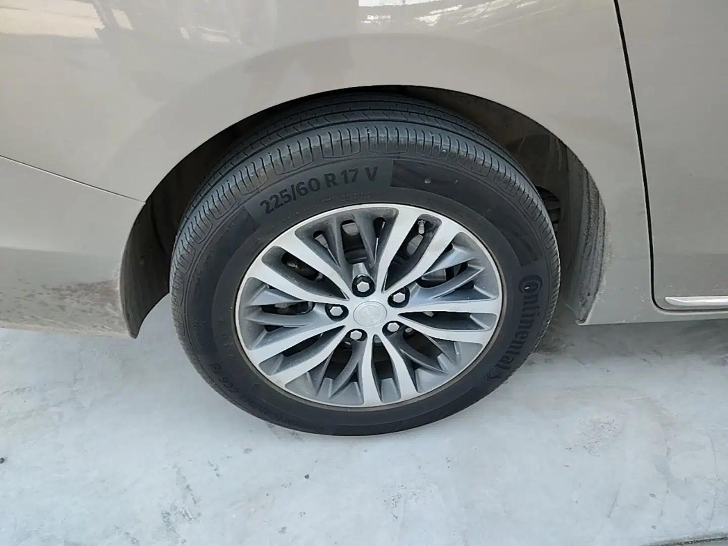 Buick GL8 2023 ES Lu Zun Deluxe Model — миниатюра 11