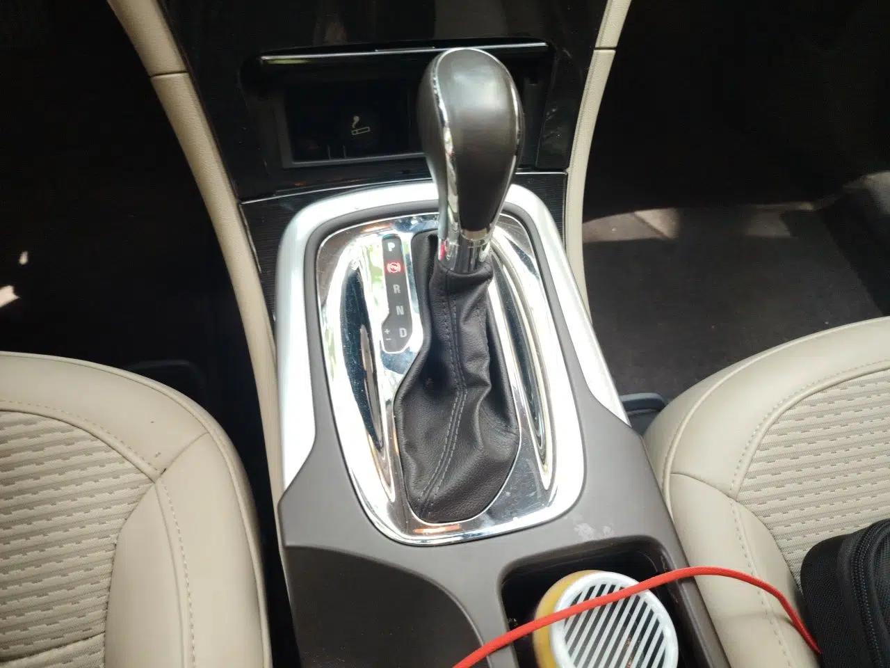 Buick Regal 2015 2.0L Leading Fashion Edition — миниатюра 14