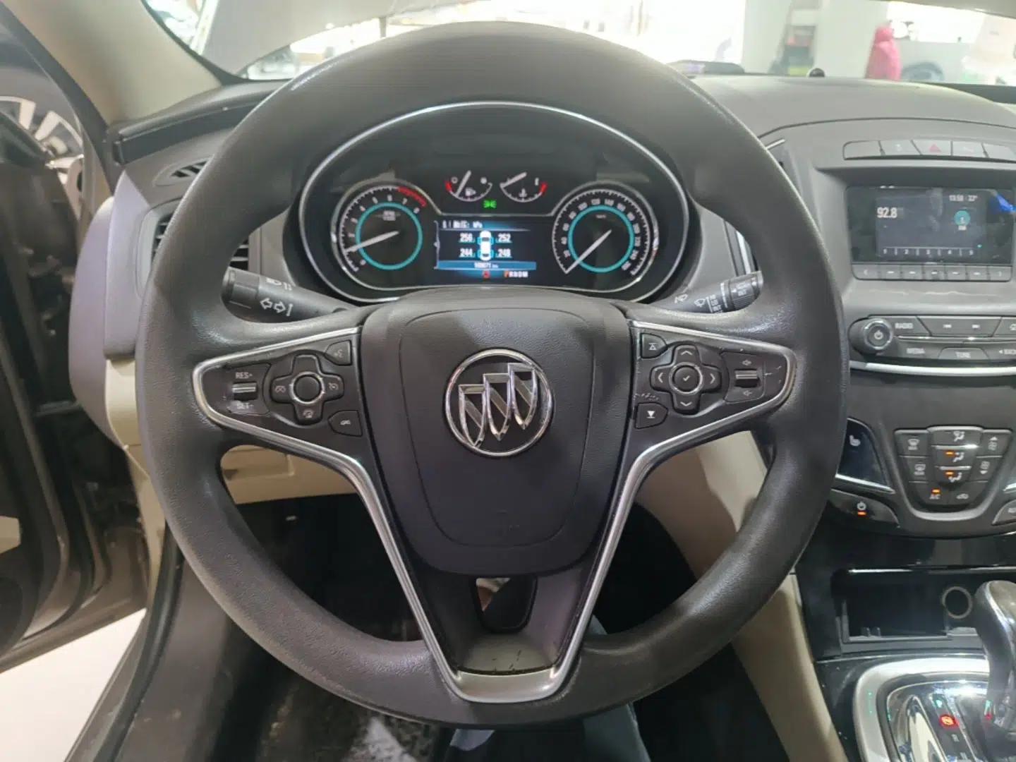 Buick Regal 2015 2.0L Elite Fashion Edition — миниатюра 13