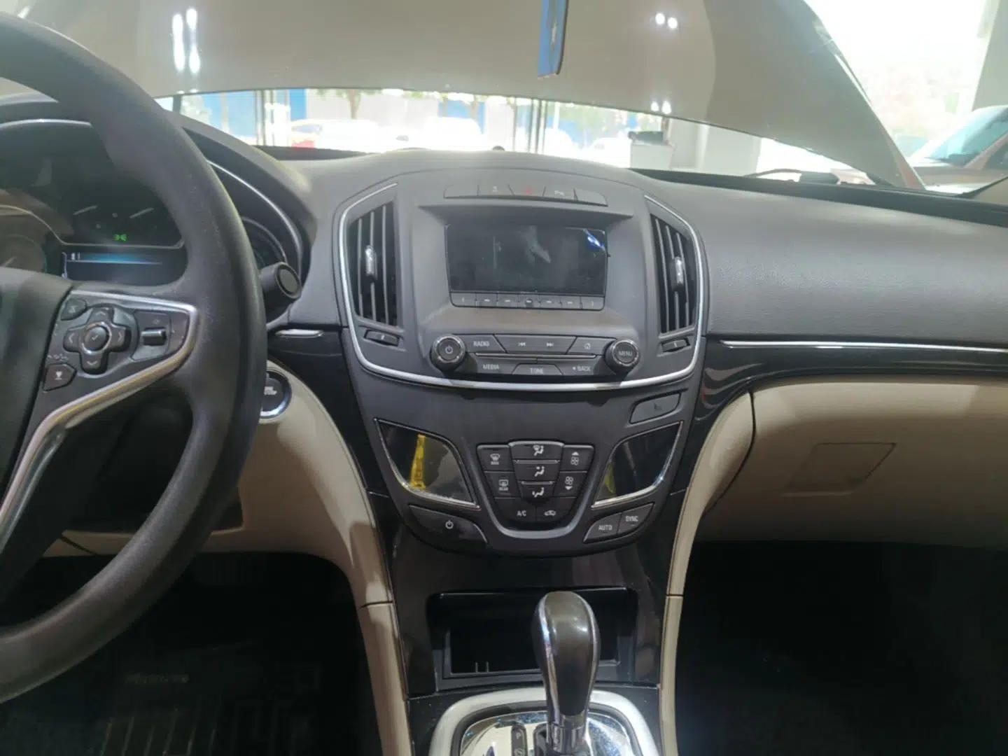 Buick Regal 2015 2.0L Elite Fashion Edition — миниатюра 15
