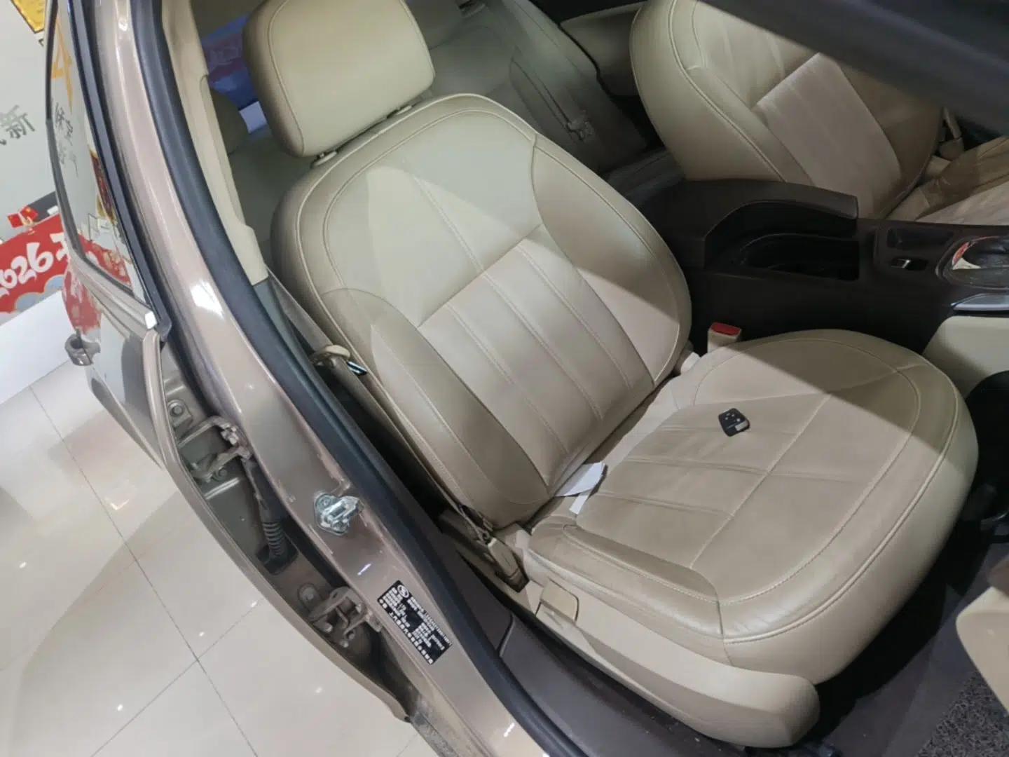 Buick Regal 2015 2.0L Elite Fashion Edition — миниатюра 19