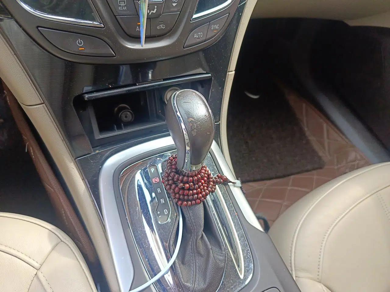 Buick Regal 2015 2.0L Elite Fashion Edition — миниатюра 14