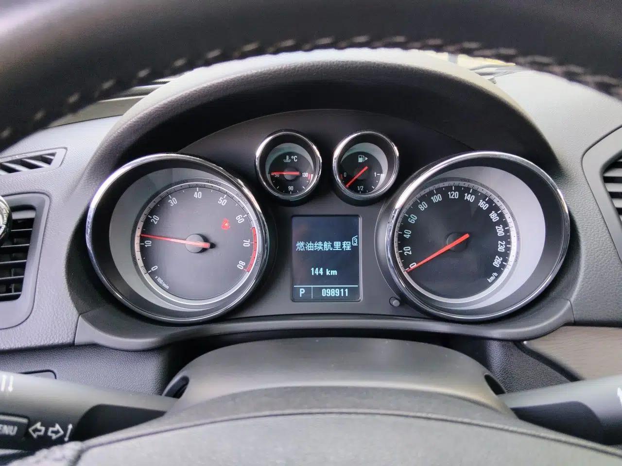 Buick Regal 2010 2.0T Flagship Sport Edition — миниатюра 11