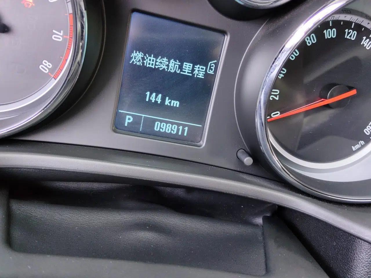 Buick Regal 2010 2.0T Flagship Sport Edition — миниатюра 12