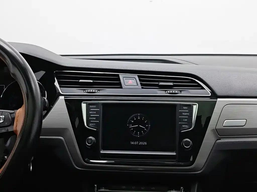 2018 Touran L 280TSI DSG Comfort Edition 7-seater (National V Emission Standard) — миниатюра 12