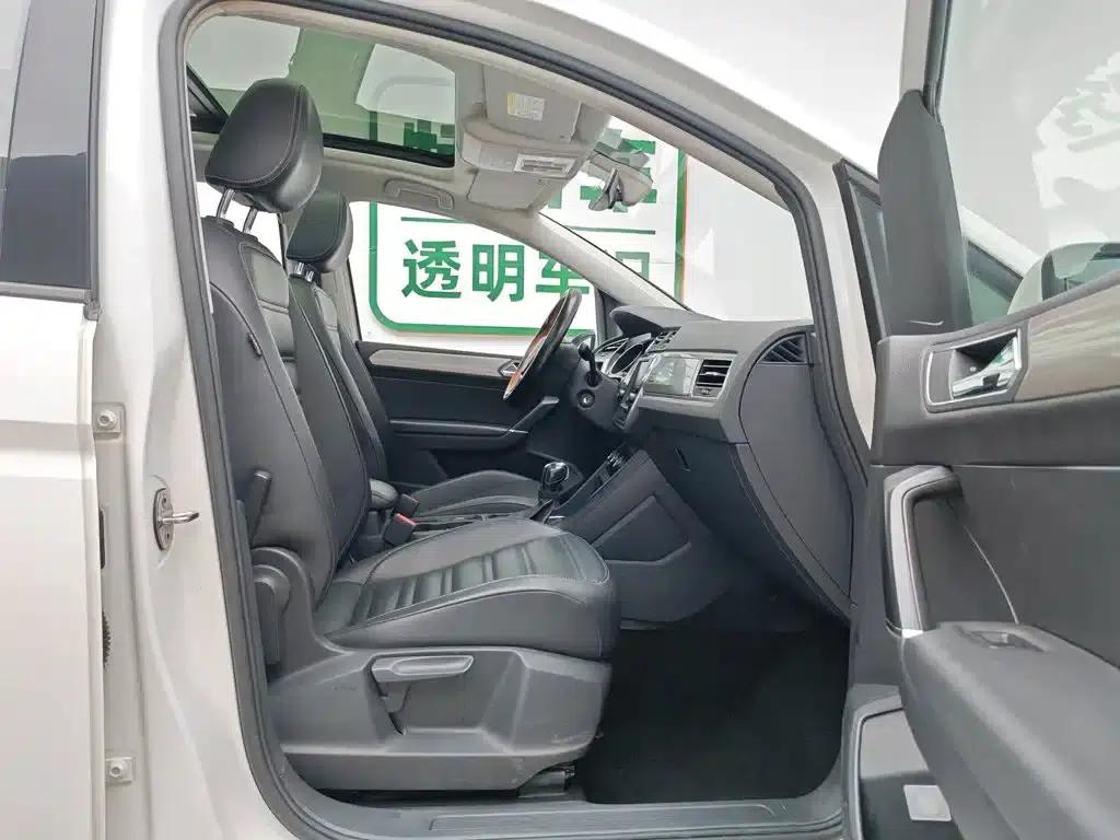 2018 Touran L 280TSI DSG Comfort Edition 7-seater (National V Emission Standard) — миниатюра 23