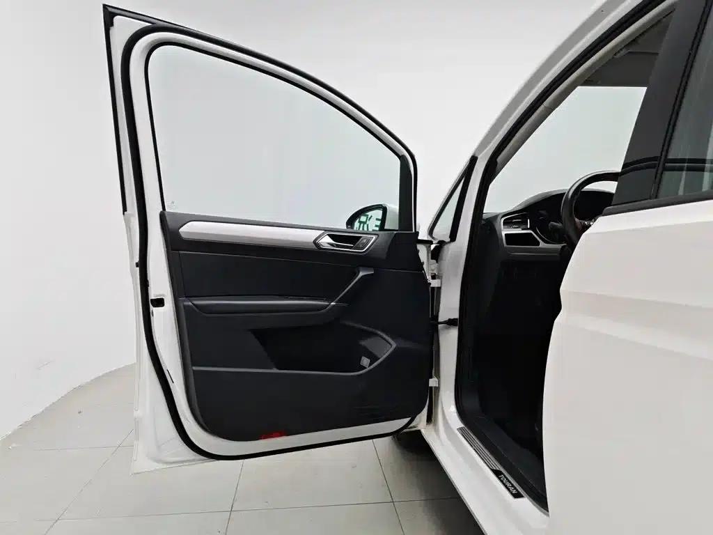 2018 Touran L 280TSI DSG Comfort Edition 7-seater (National V Emission Standard) — миниатюра 8