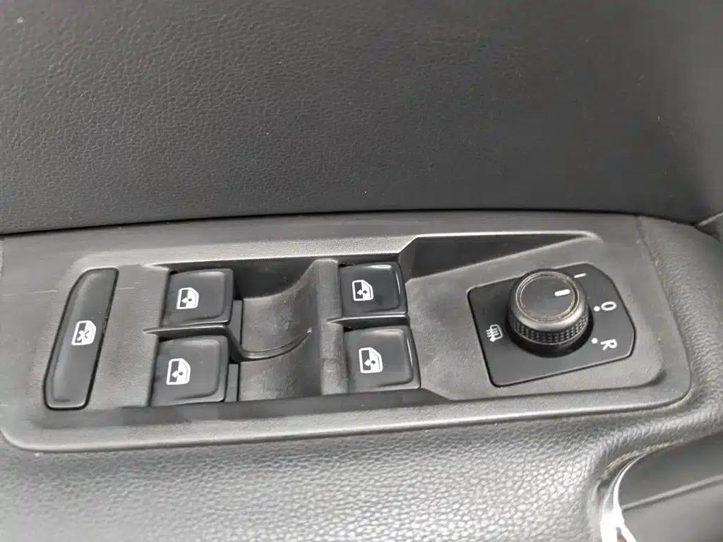 2018 Touran L 280TSI DSG Comfort Edition 7-seater (National V Emission Standard) — миниатюра 9