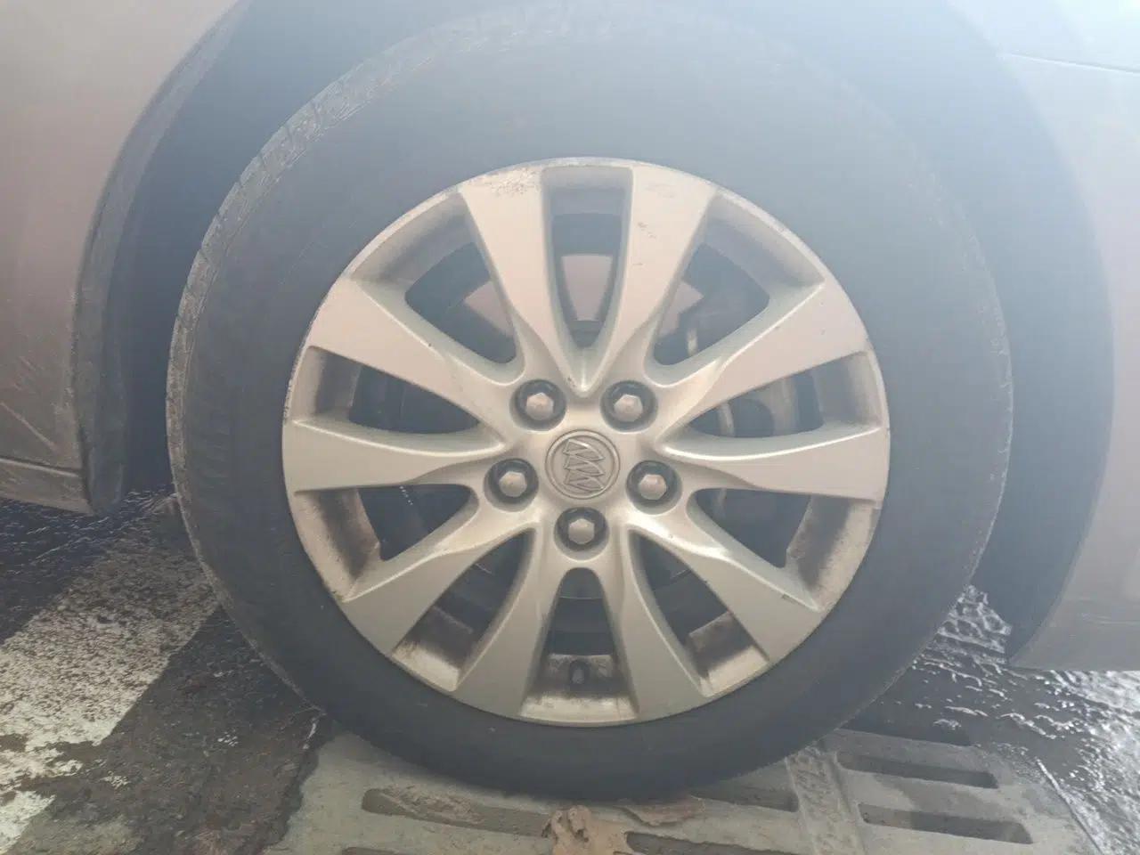 Buick LaCrosse 2013 2.4L SIDI Elite Comfort Version — миниатюра 8