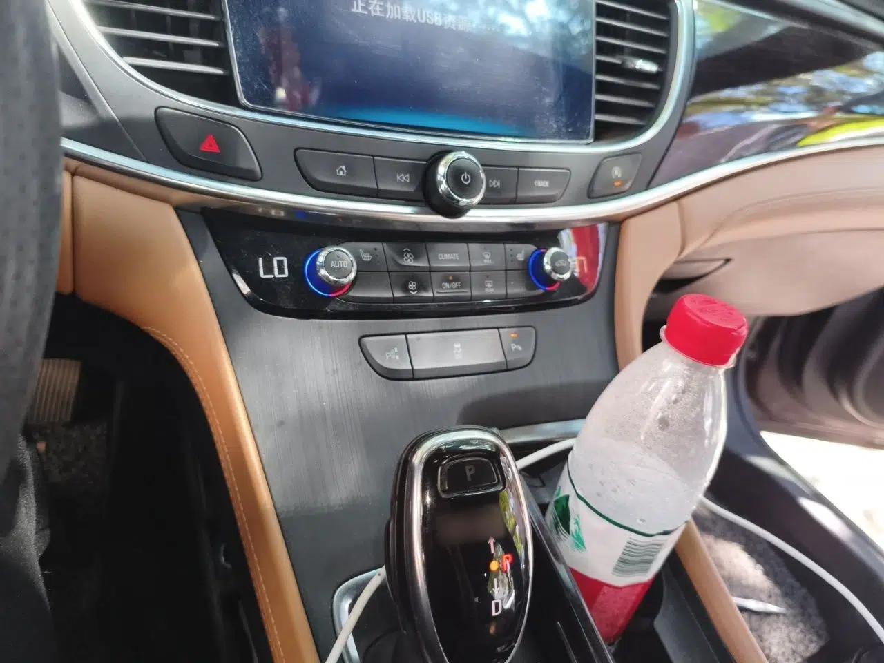 Buick LaCrosse 2018 28T Elite Edition — миниатюра 12