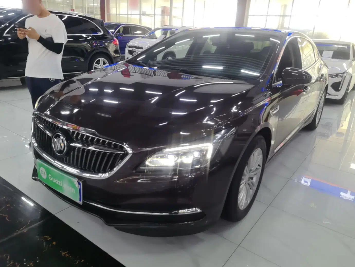 Buick LaCrosse 2018 20T Elite Edition — миниатюра 1