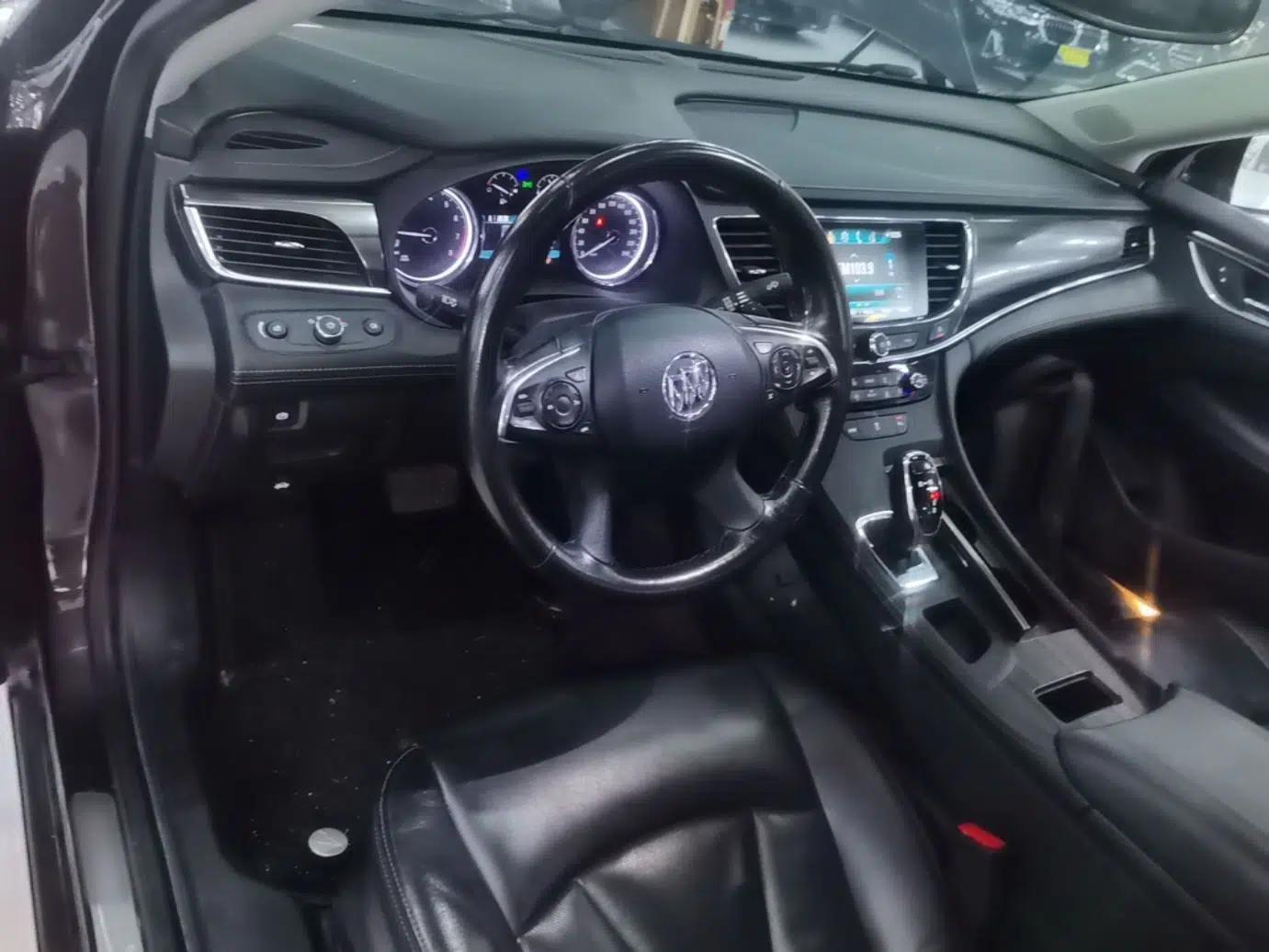 Buick LaCrosse 2018 20T Elite Edition — миниатюра 12