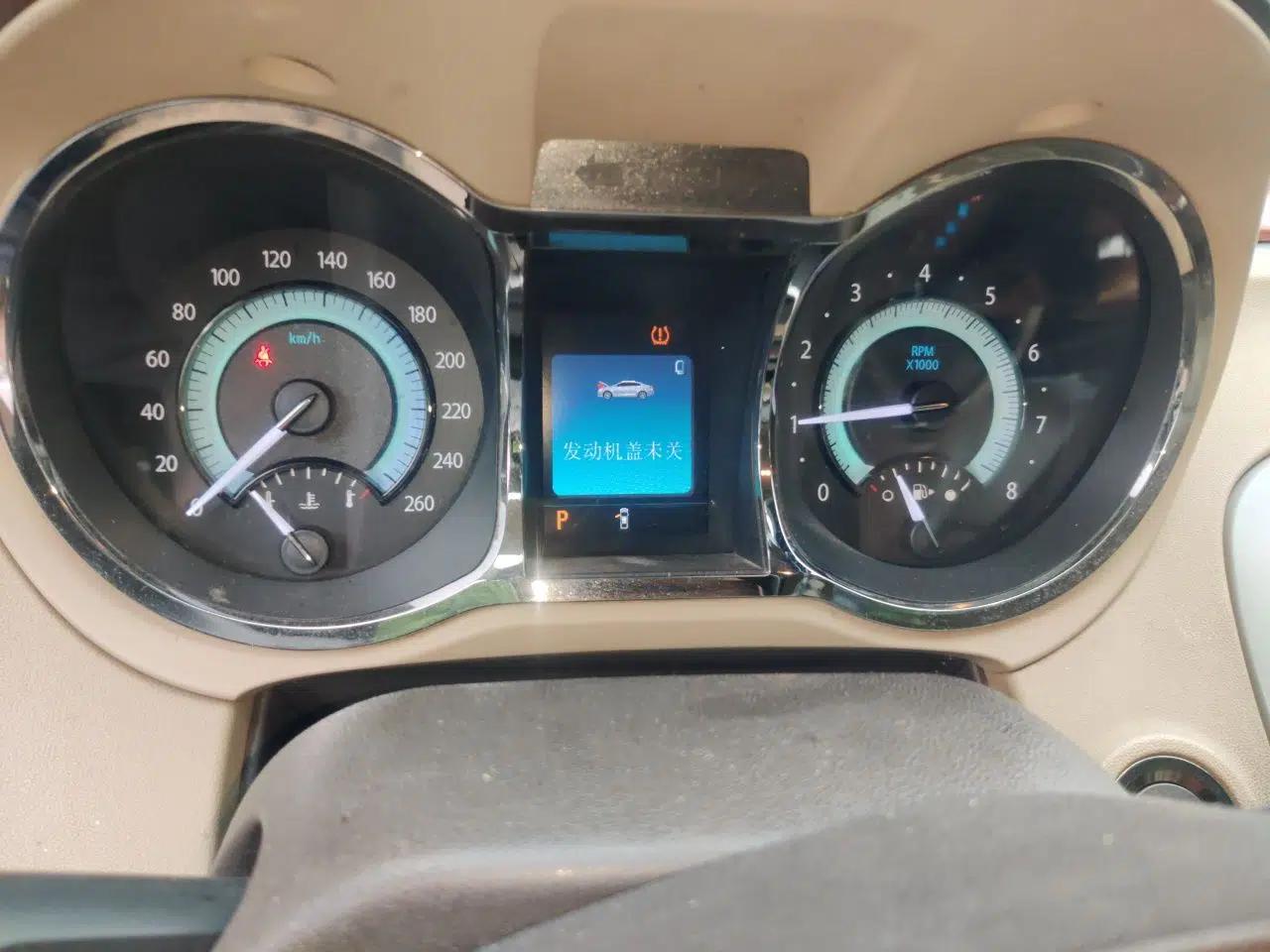 Buick LaCrosse 2011 2.4L SIDI Haoya Edition — миниатюра 11