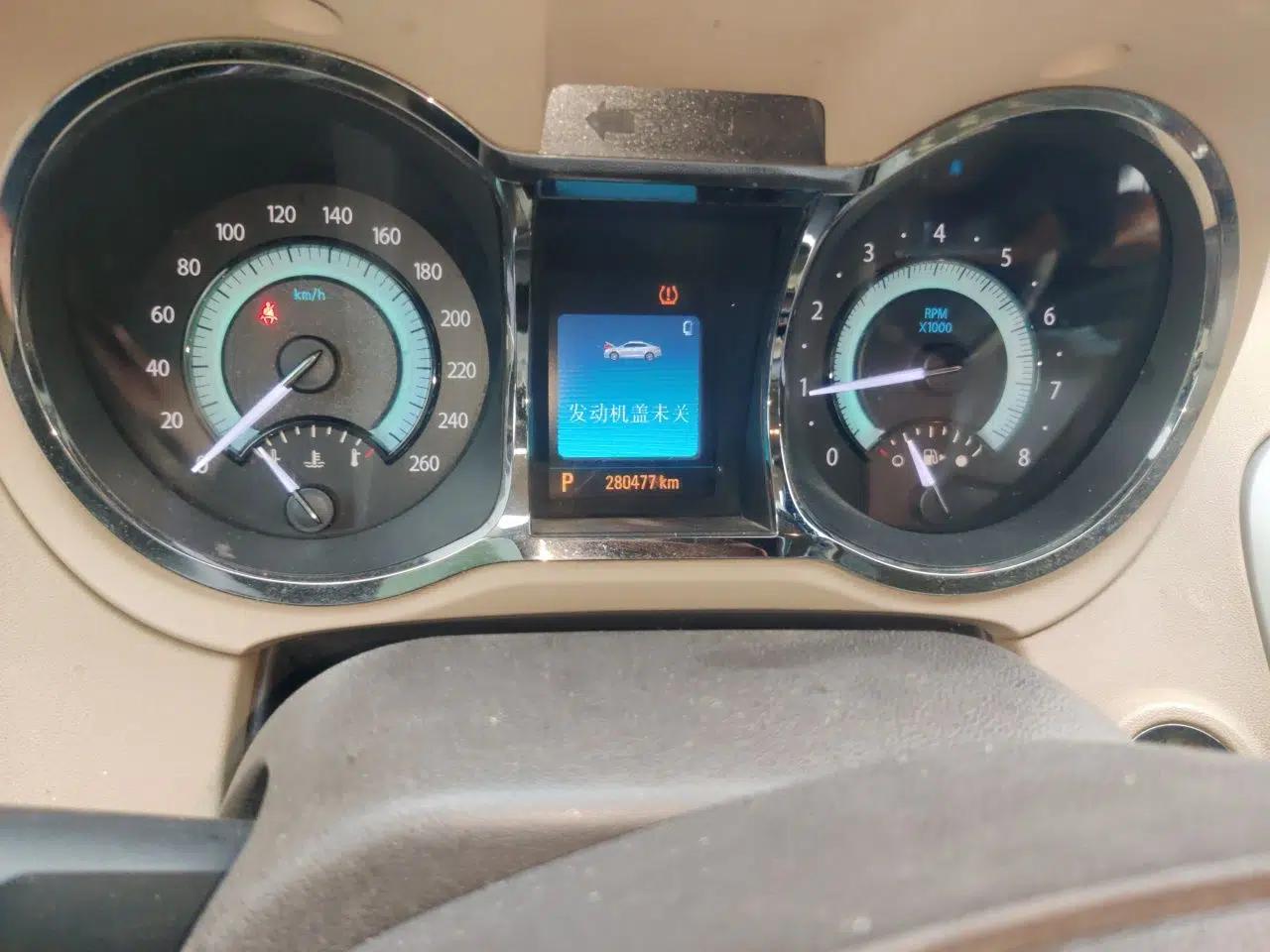 Buick LaCrosse 2011 2.4L SIDI Haoya Edition — миниатюра 12