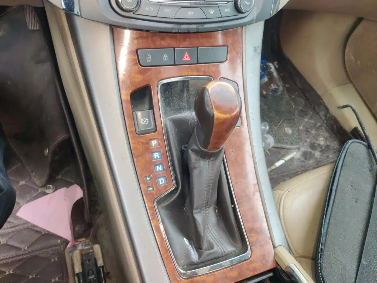 Buick LaCrosse 2011 2.4L SIDI Haoya Edition — миниатюра 14