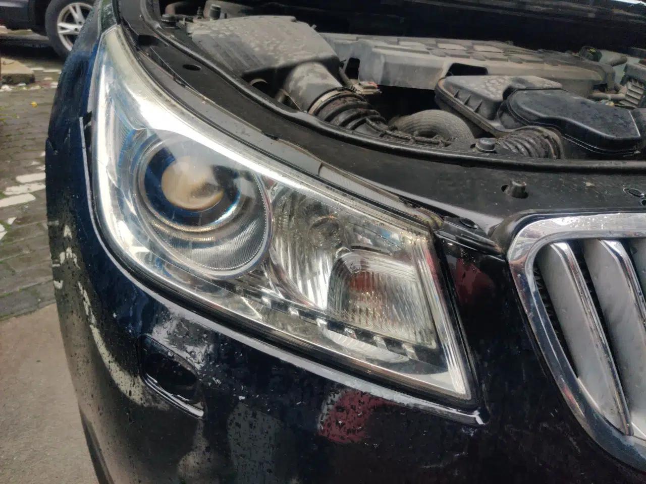 Buick LaCrosse 2011 2.4L SIDI Haoya Edition — миниатюра 7