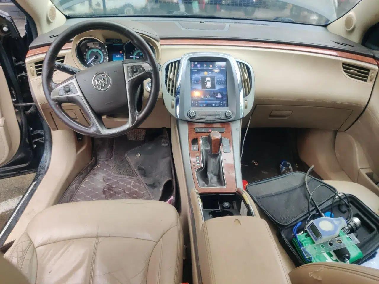 Buick LaCrosse 2011 2.4L SIDI Haoya Edition — миниатюра 9