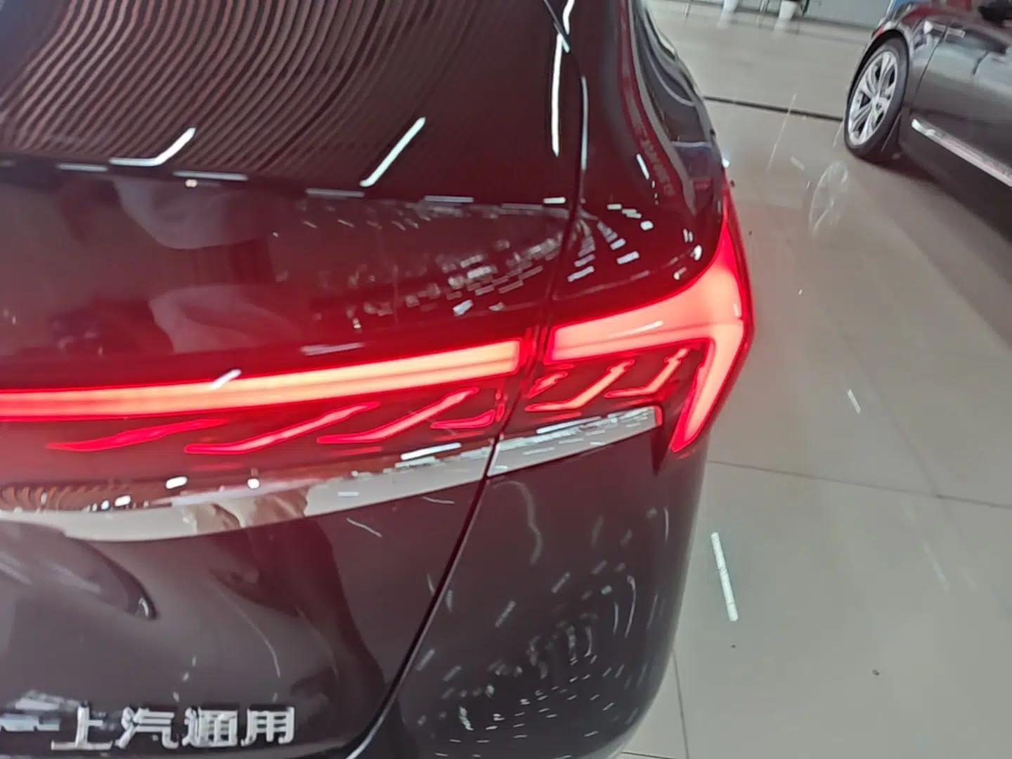 Buick LaCrosse 2025 28T Platinum Edition — миниатюра 13