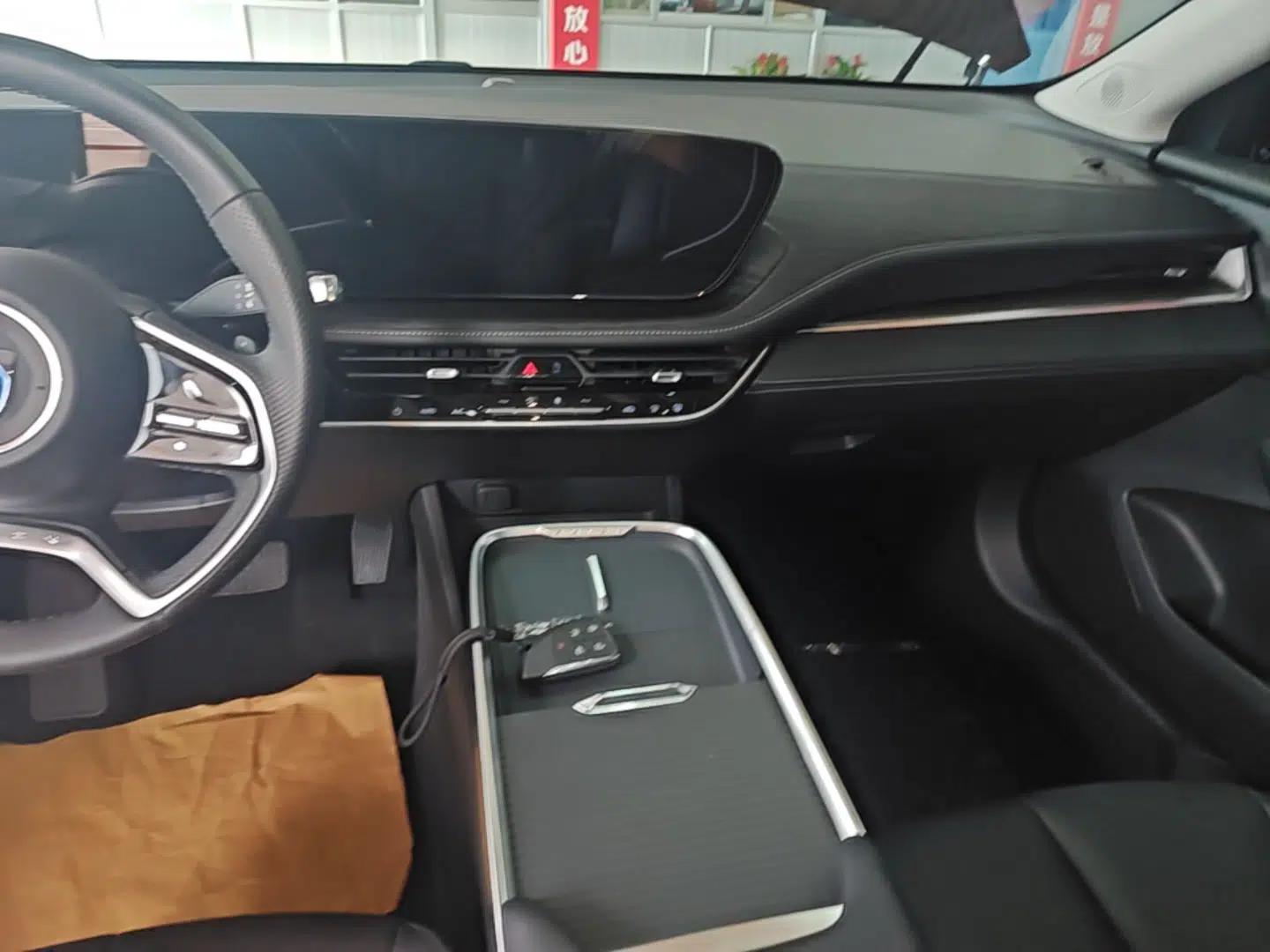 Buick LaCrosse 2025 28T Platinum Edition — миниатюра 23