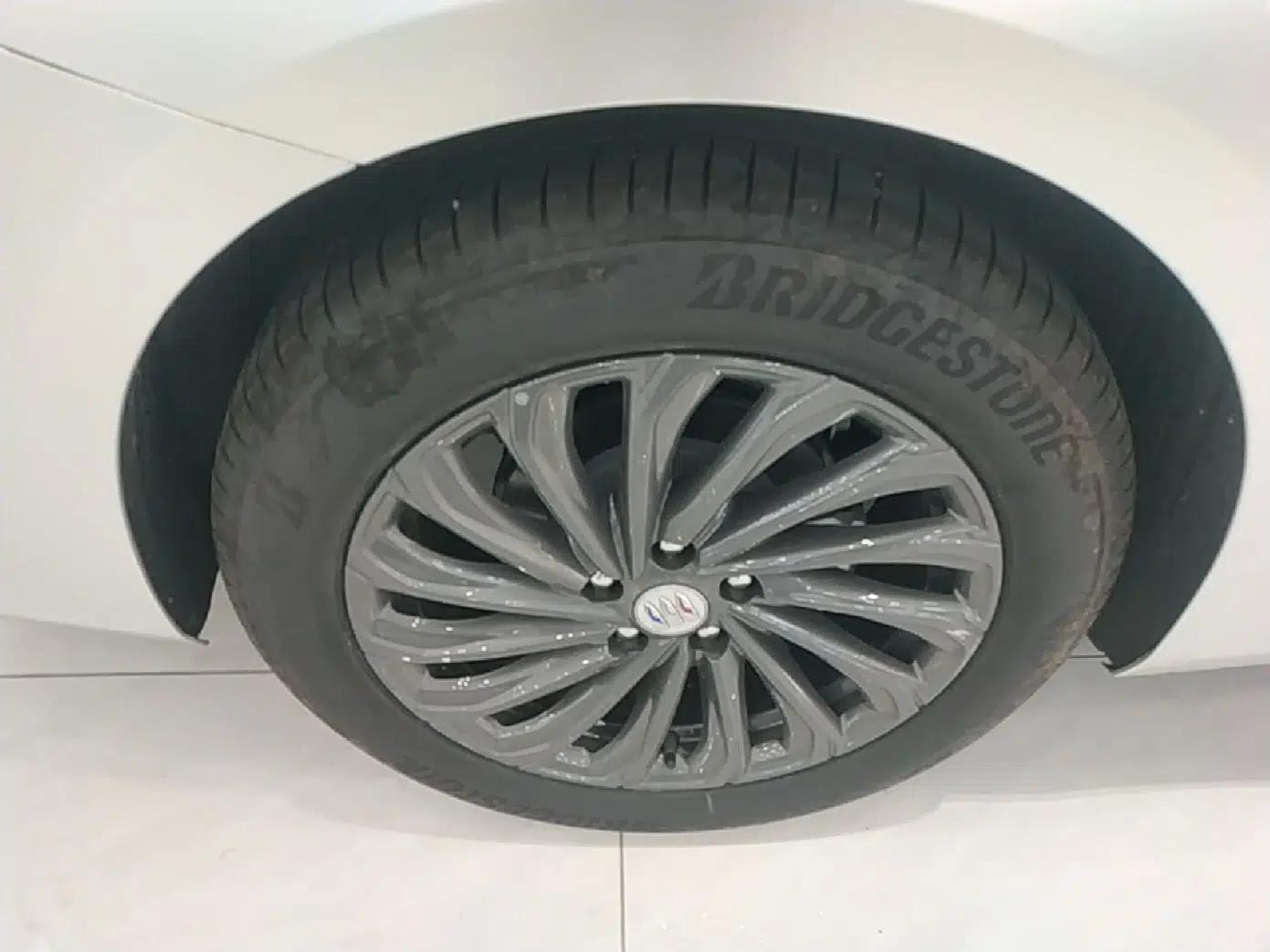 Buick LaCrosse 2025 28T Platinum Edition — миниатюра 11