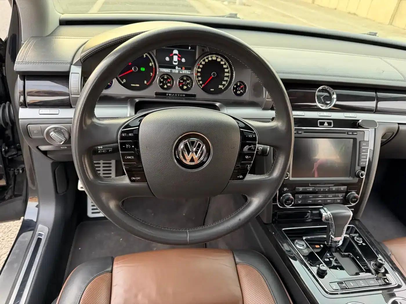 Phaeton 2015 3.0L Exclusive Edition — миниатюра 16