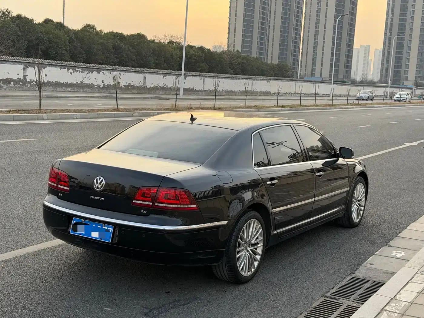 Phaeton 2015 3.0L Exclusive Edition — миниатюра 17