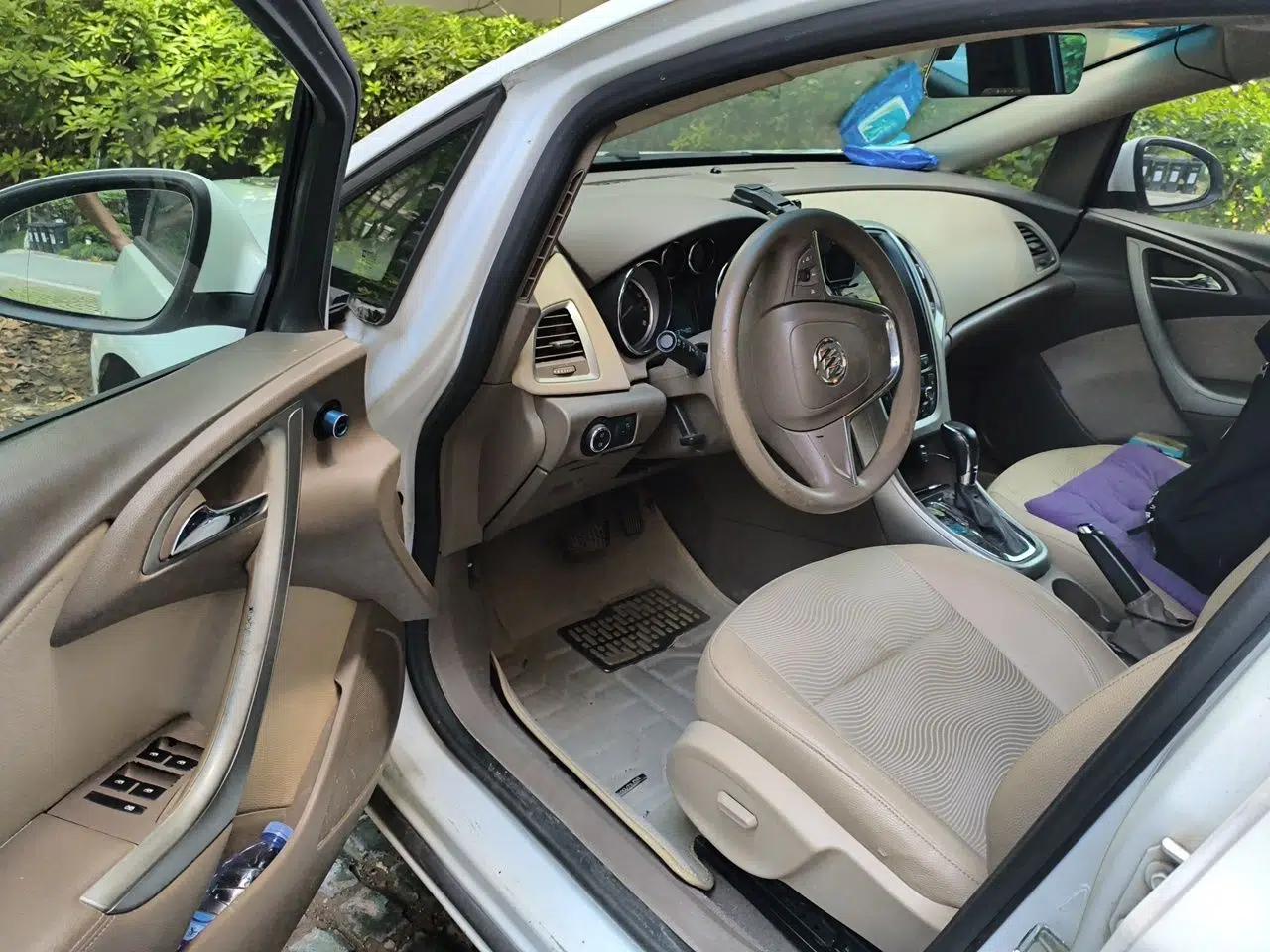 Buick GT 2013 GT 1.6L Automatic Fashion Edition — миниатюра 16