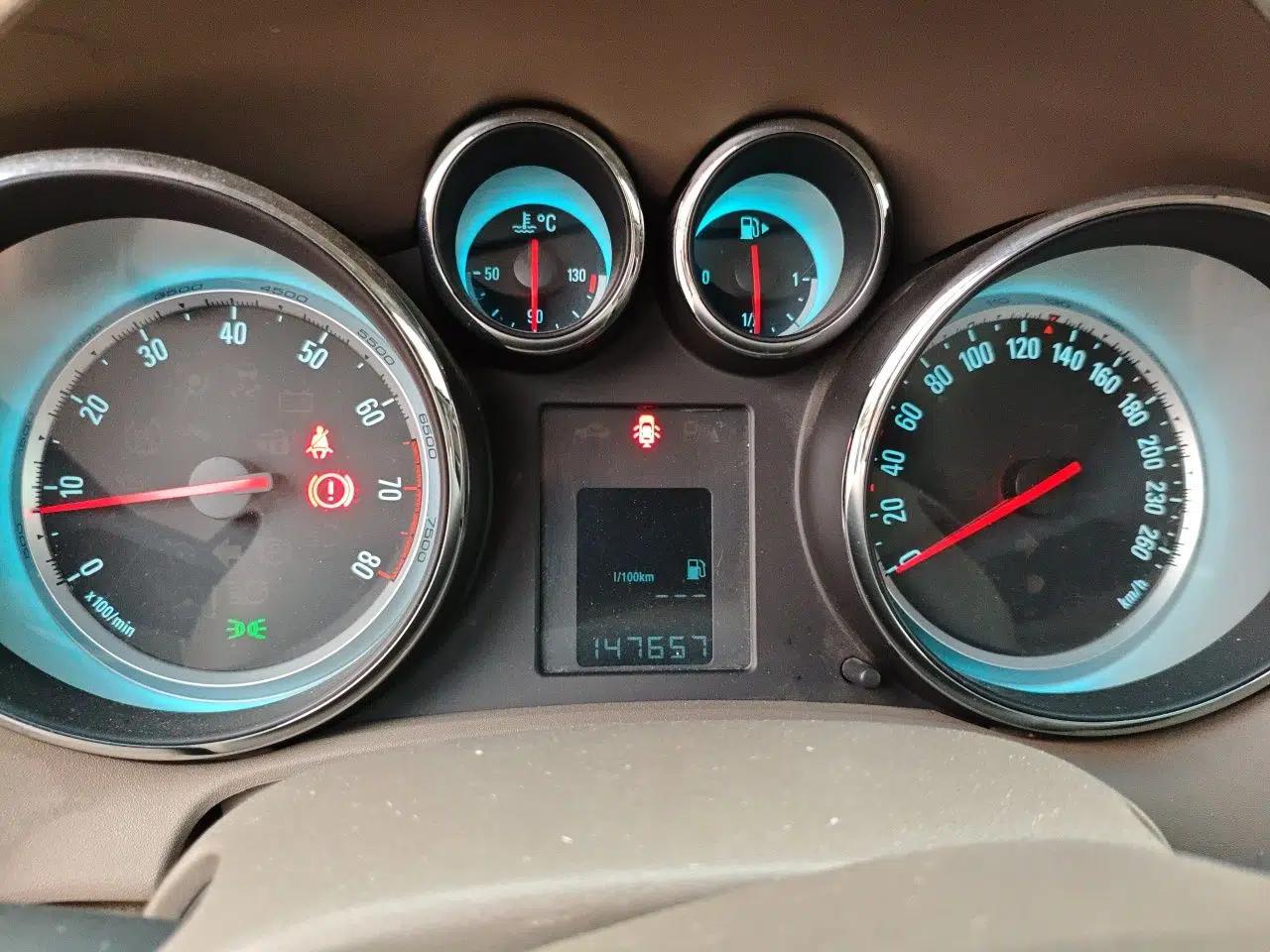 Buick GT 2013 GT 1.6L Manual Entry-Level Model — миниатюра 11